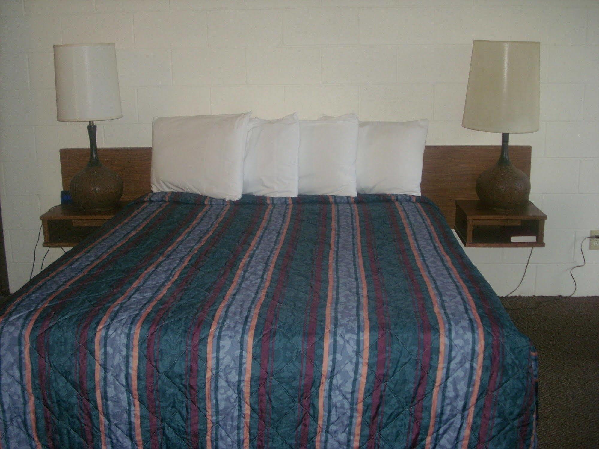 M&M Motel Connell Bagian luar foto